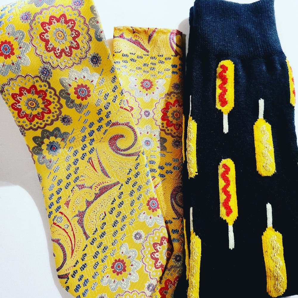 Tie and sock set
